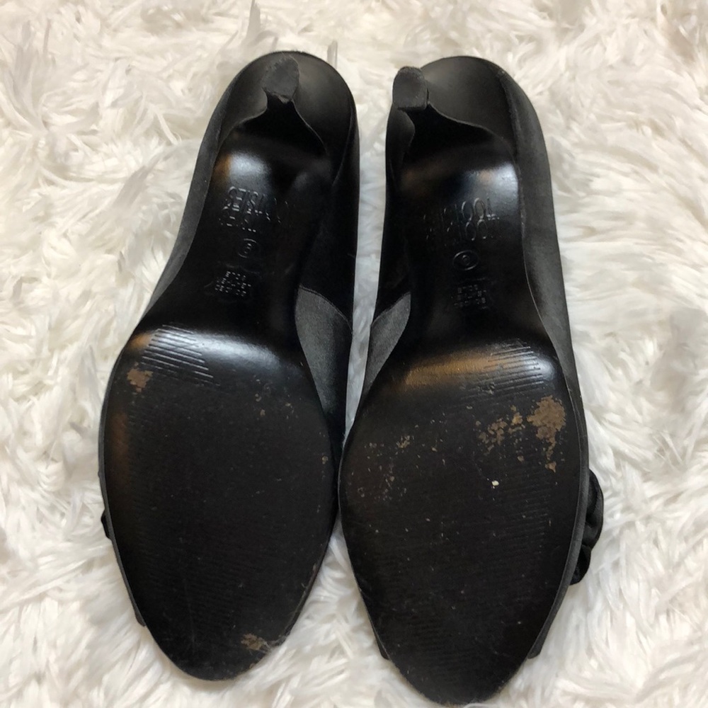 Open toe black dress heels rose accent - Picture 4 of 5